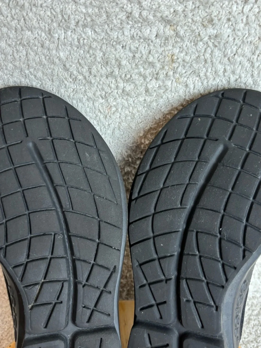 Oofos Shoes Womens 10 Black OOmg eeZee Low Slip on Recovery Sneakers